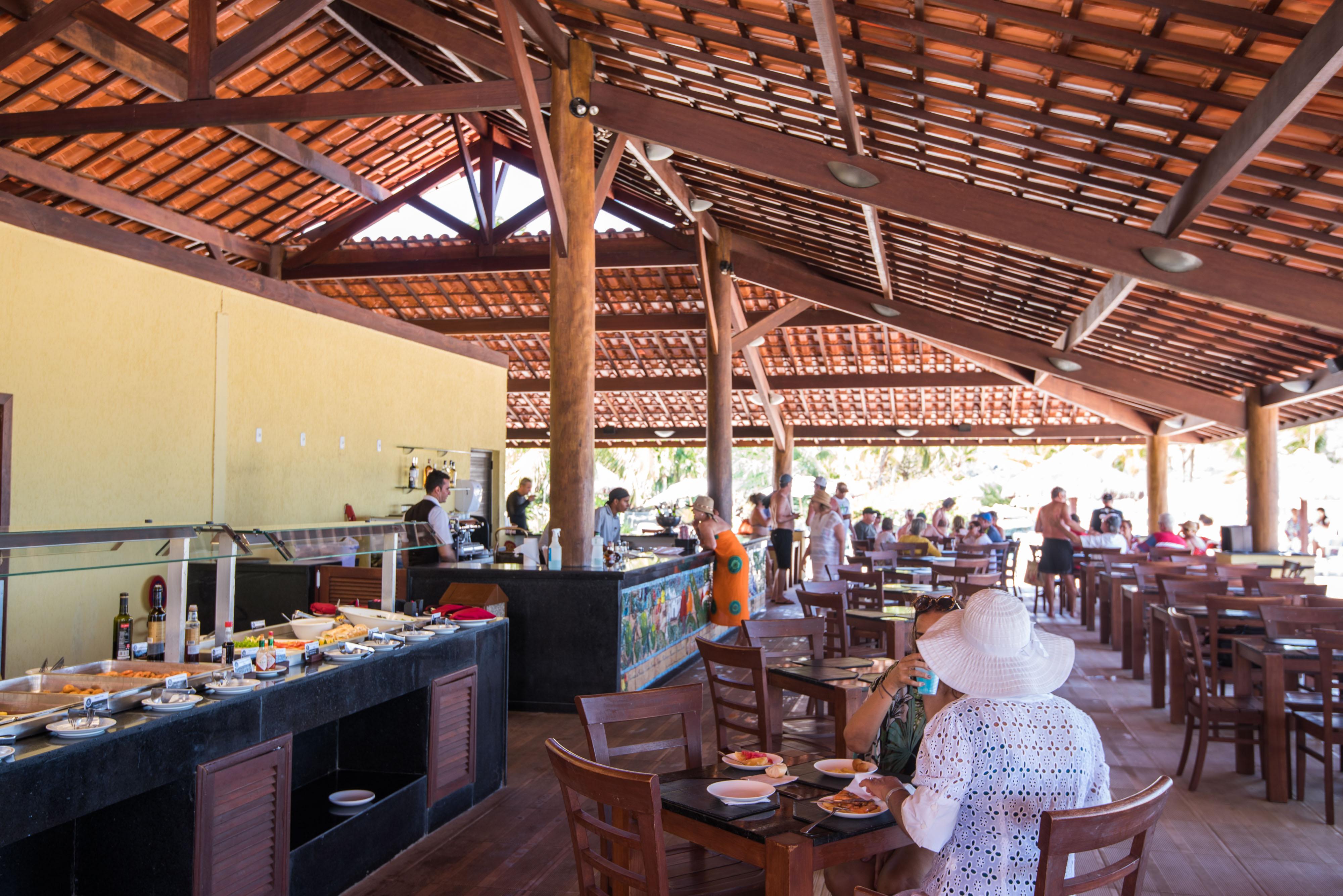 Vila Gale Cabo Cabo de Santo Agostinho Dış mekan fotoğraf The buffet at the resort